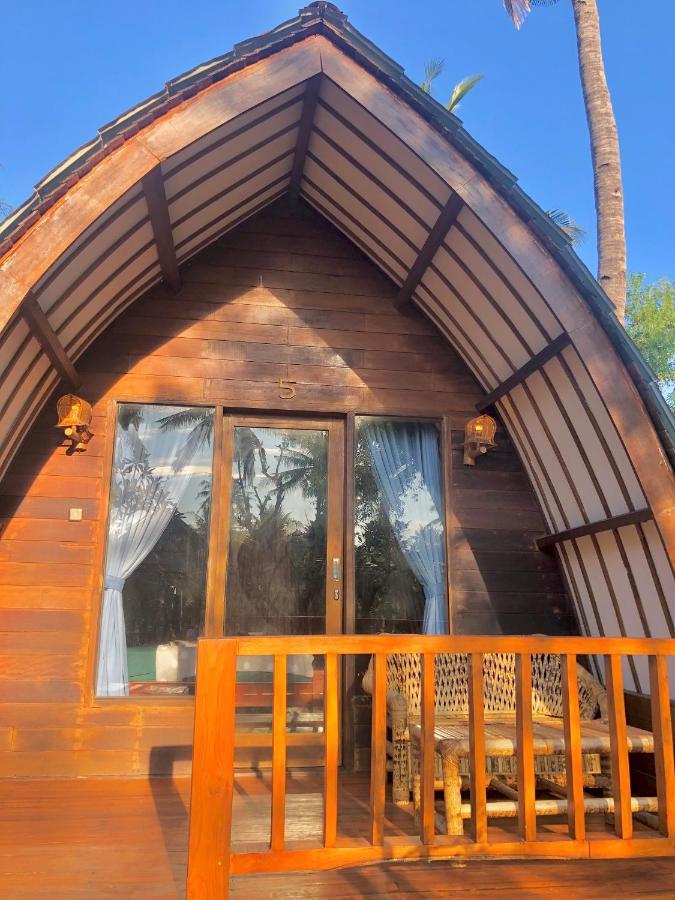 Blue Moon Meno Hotel Gili Meno Exterior photo