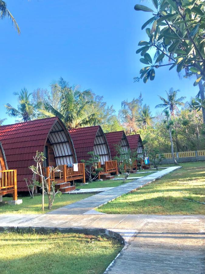 Blue Moon Meno Hotel Gili Meno Exterior photo