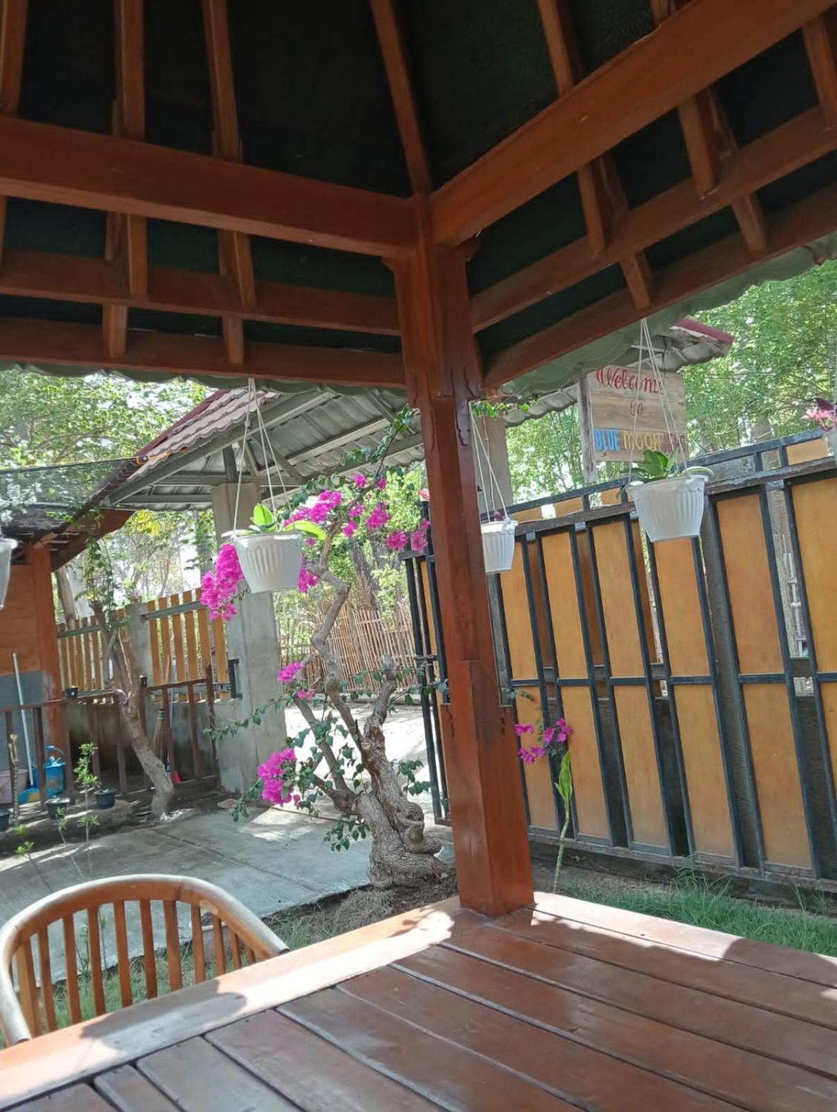 Blue Moon Meno Hotel Gili Meno Exterior photo