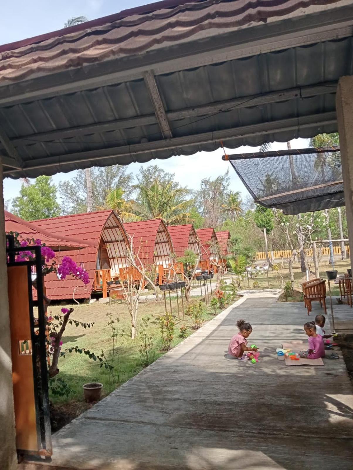 Blue Moon Meno Hotel Gili Meno Exterior photo