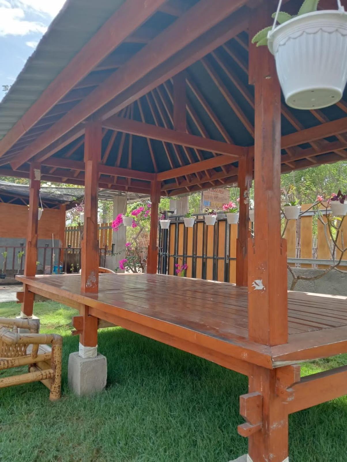 Blue Moon Meno Hotel Gili Meno Exterior photo