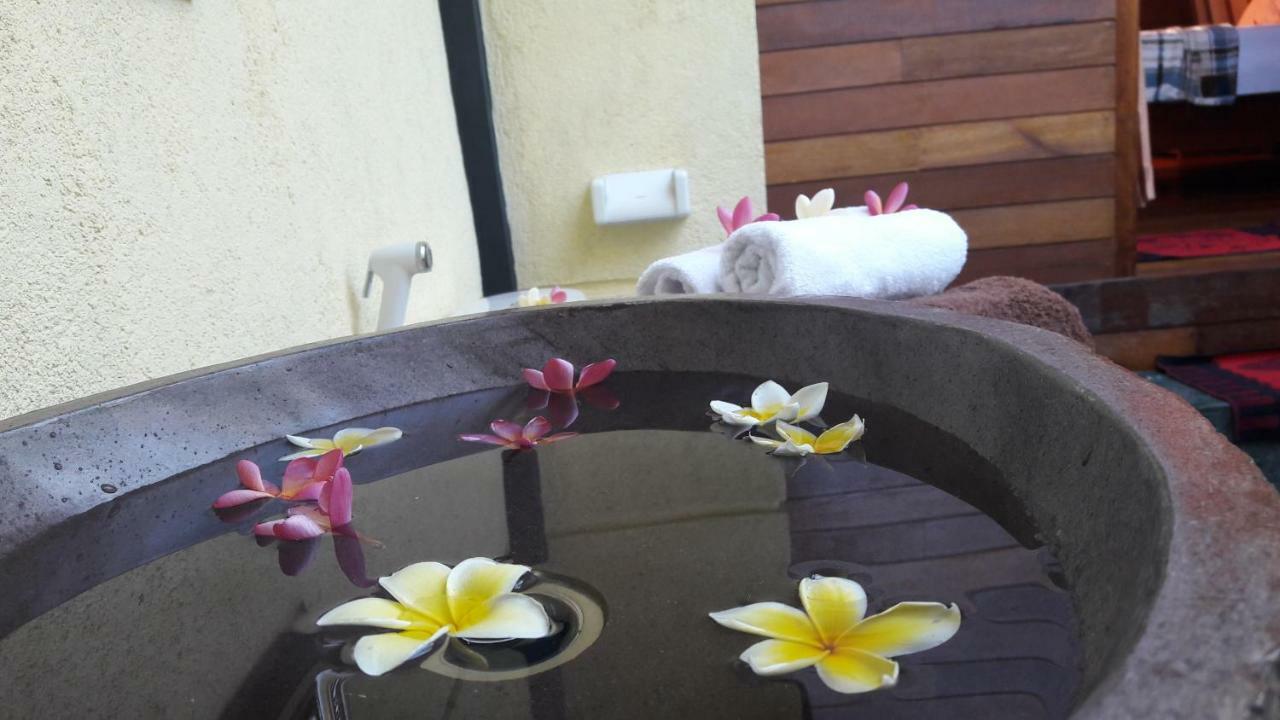 Blue Moon Meno Hotel Gili Meno Exterior photo